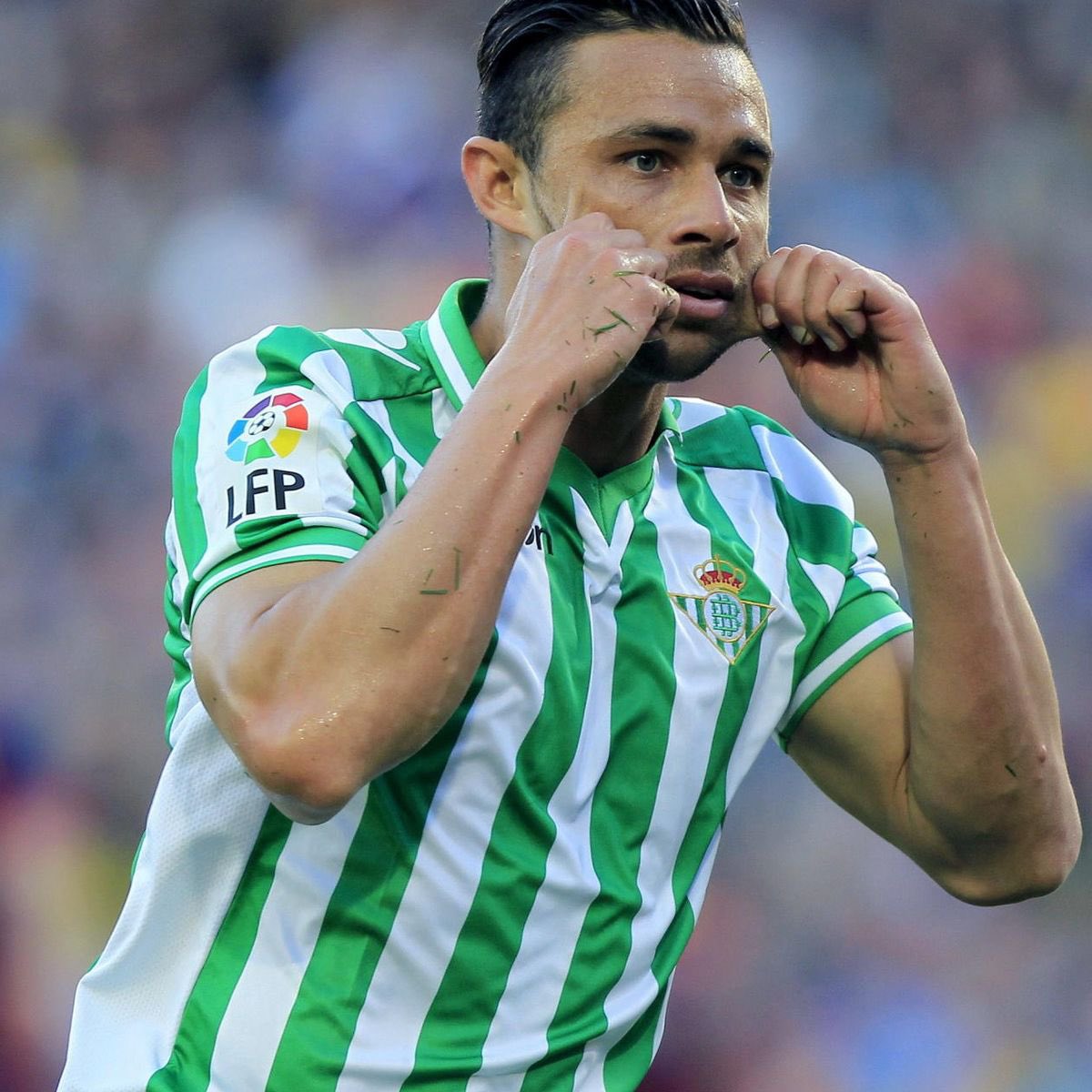 OrgulloBetis's tweet image. Te falta un delantero para completar el equipo y solo puedes fichar a uno. ¿Con quién te quedas?

RT: Ricardo Oliveira

❤️: Rubén Castro