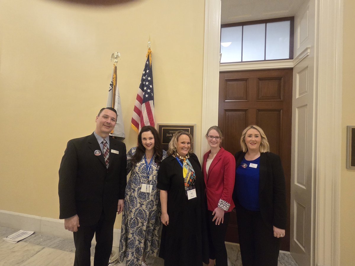 Thank you to Kate Bryan from Representative <a href="/RepBrecheen/">Congressman Josh Brecheen</a> office today to discuss public education.  #principalsadvocate <a href="/CCOSA/">CCOSA</a> <a href="/OAESP1/">OAESP</a> <a href="/OASSP1/">OASSP</a> @OMLEA1