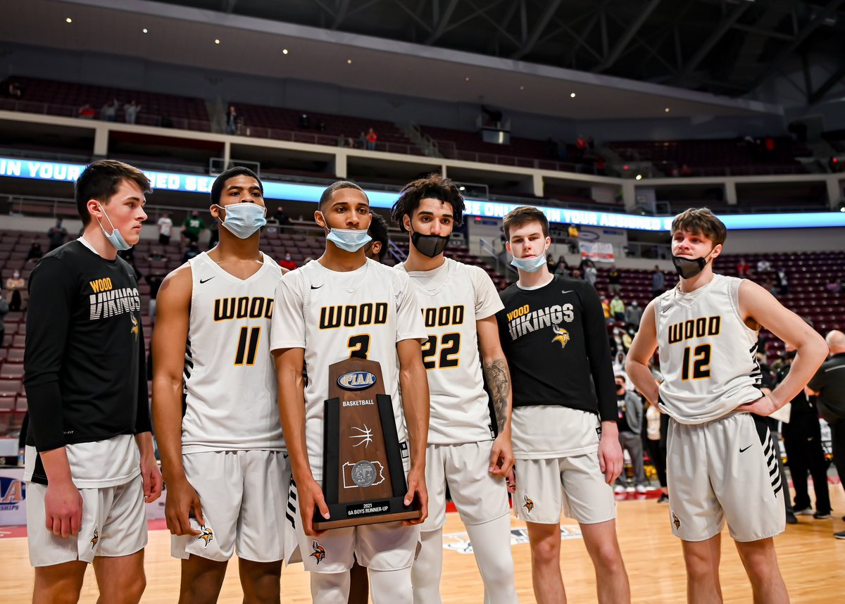 richflanagan33's tweet photo. Former @WoodBoysBball teammates @RahsoolDiggins3 (@UMassMBB) &amp; @Dshepherd022 (@LaSalle_MBB) will face off for the final time in the @A10MBB Tournament 1st Rd. 

Diggins &amp; Shepherd led @Wood_Vikings to the 2021 @PCLAthletics title. Diggins scored 1,513 points, Shepherd 1,099 https://t.co/xIFySYEQ2u