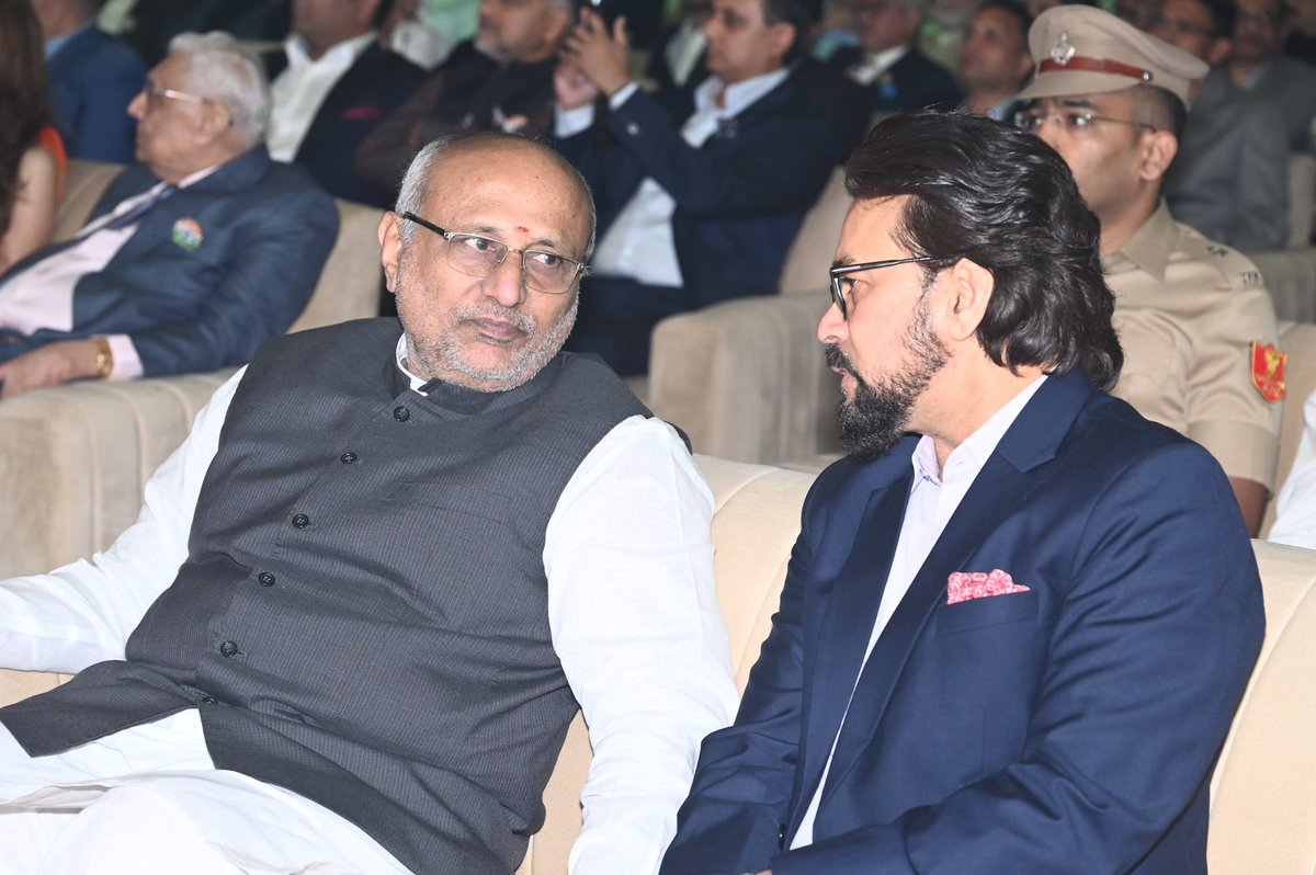 ianuragthakur's tweet photo. Attended the "Sustainable India to the World" programme, organised by the Ravin Group and the Bhamala Foundation to commemorate their 75th foundation anniversary,  in the gracious presence of Maharashtra Governor CP Radhakrishnan and the renowned poet and lyricist Gulzar Sahib.. https://t.co/EO31OhRLRZ