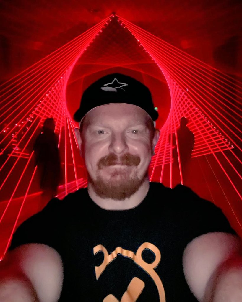 Hi👋👋 lovers, I'm a sugar daddy and looking for any sugar baby, anyone interested can text me back. While i pay such person awesomely for that!!