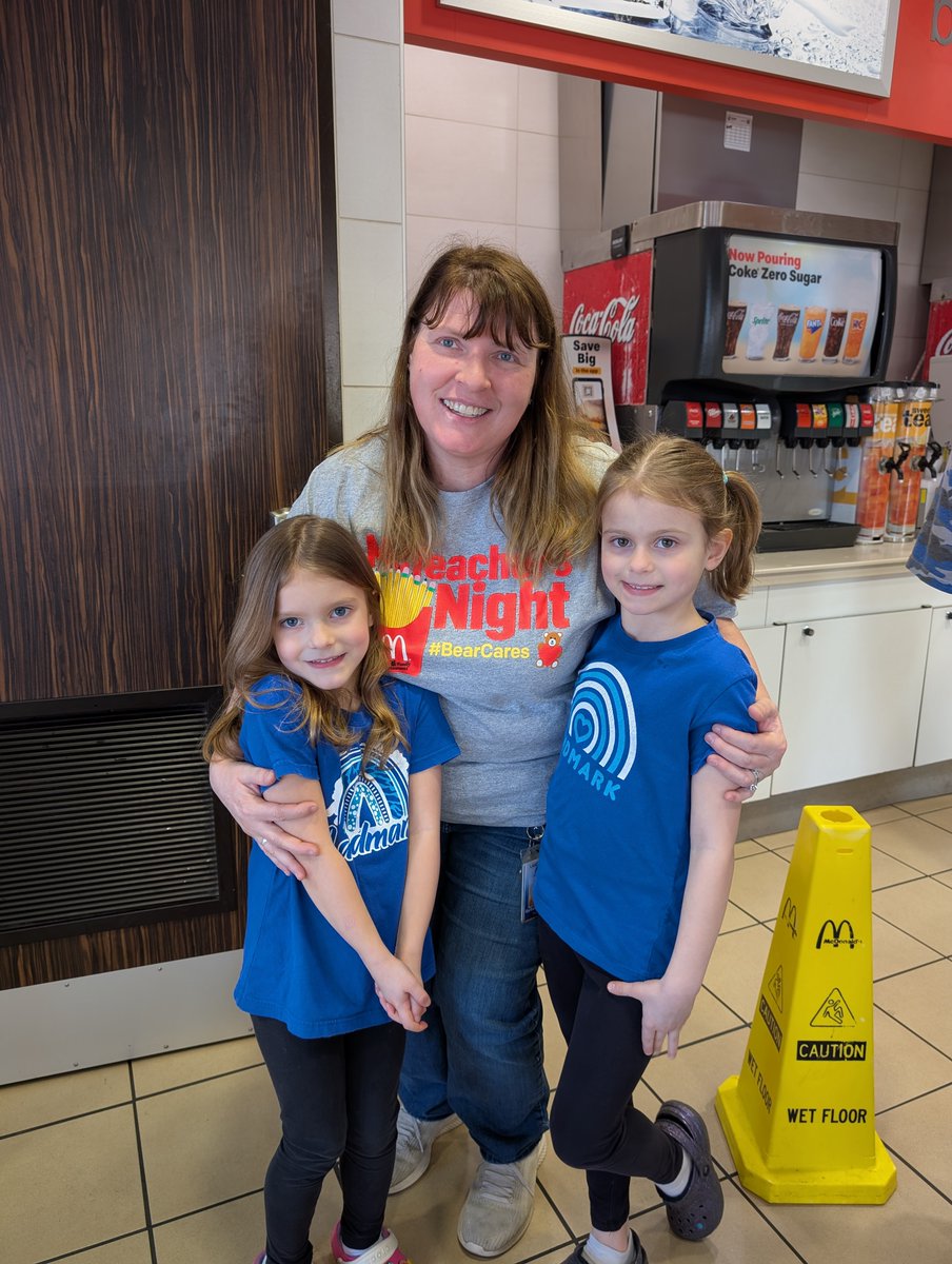 LM_Dolphins's tweet image. 🎉 What a fantastic time we had at McTeacher Night! 🍔✨ Landmark students, staff, and families brought their A-game, and those smiles say it all! 😁 Ba da ba da da... we’re Lovin’ It! 🍟❤️ #McTeacherNight #lmdolphins #d15rocks