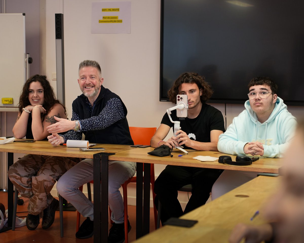 Aujourd’hui, <a href="/AlexandreDoriol/">Doriol Alexandre</a>  est allé à la rencontre des jeunes de <a href="/ML_LaCiotat/">ML du canton de La Ciotat</a>  pour discuter de leur quotidien et de leur vision de la ville.  Un moment d’écoute et de partage, pour mieux comprendre leurs attentes et imaginer ensemble l’avenir de La Ciotat.