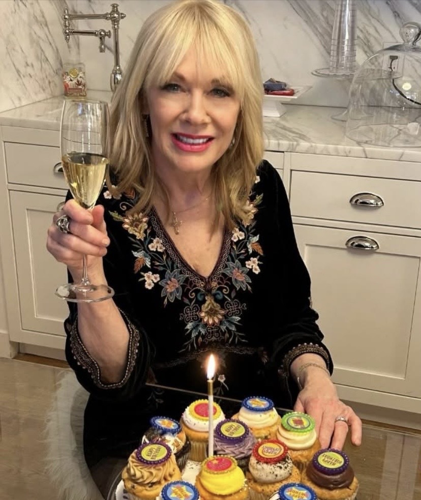 Happy birthday to the legendary <a href="/officialheart/">Heart</a> guitarist, @nancywilson!