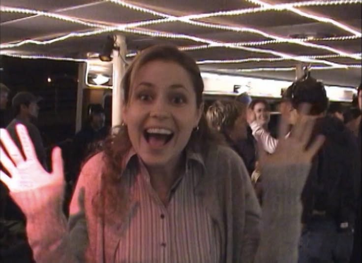 160 SEGUIDORES QUEEEE
Gracias a todos por el apoyo 😭😭💗 
son literalmente lo más lindo que hay, nunca creí que esta cuenta pasara de los 10 seguidores o que mis tweets llegaran a mucha gente 💌
les mando un besote mwa