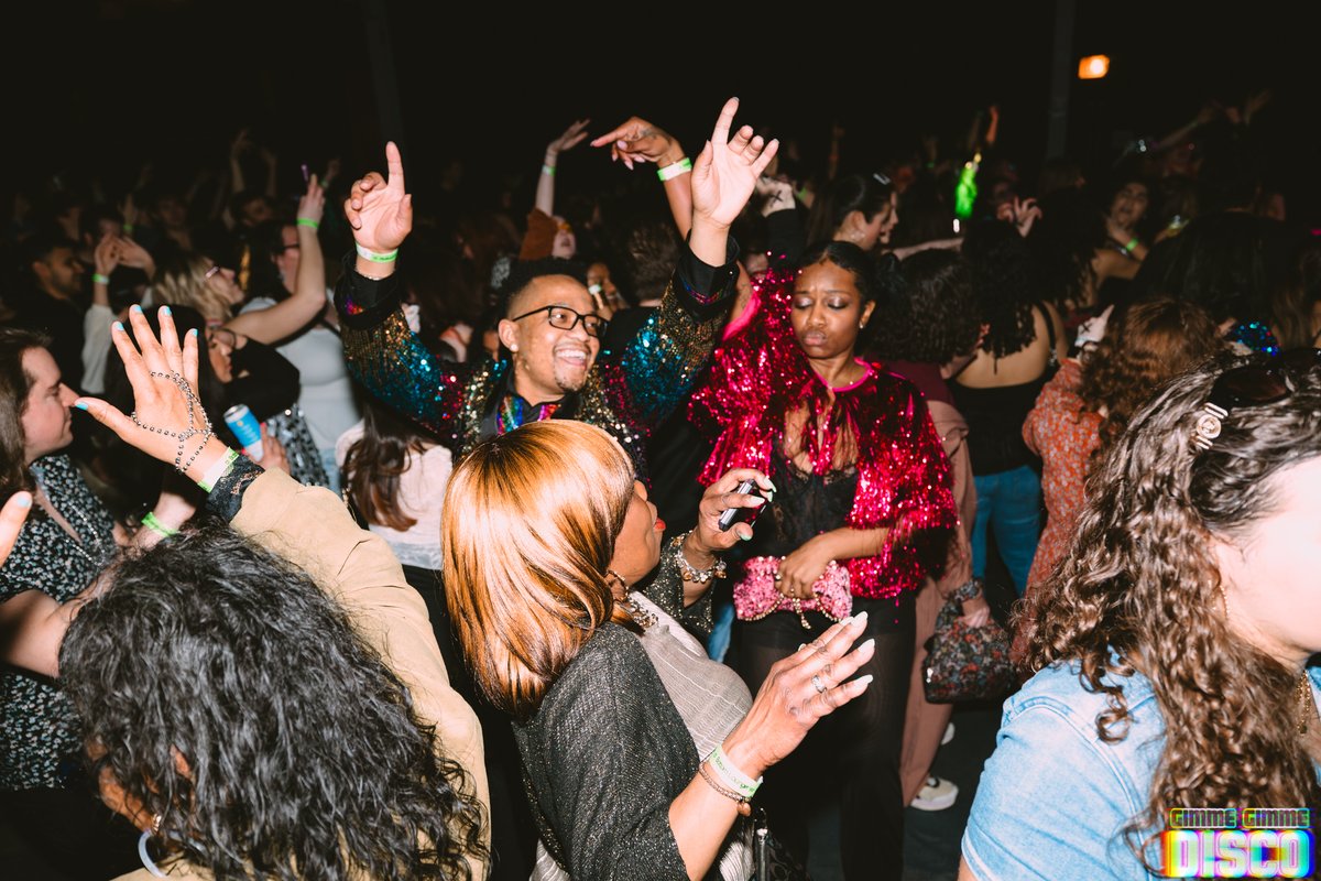 Bottom Lounge tweet media