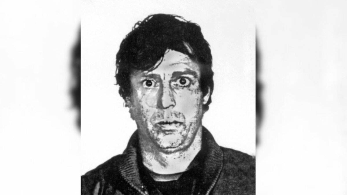 leparisien_fdiv's tweet photo. Proxénétisme, racket, attaque à main armée… qui était le mafieux Jean-Pierre Maldera, 71 ans, assassiné sur l’A41 en Isère
➡️ https://t.co/VIrLveKR6m https://t.co/wipwWhw12S