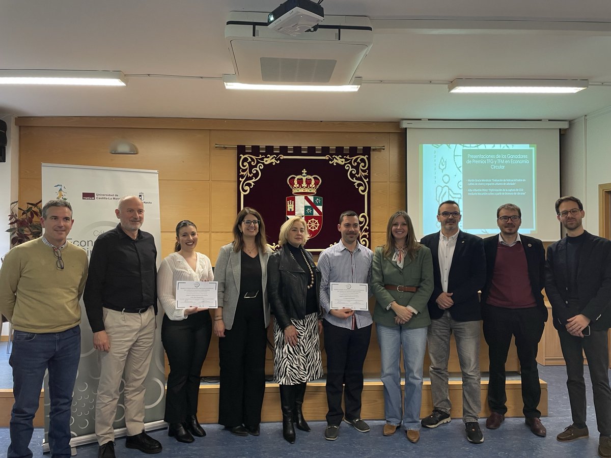 Catalysis and Materials UCLM (@catmat_uclm) on Twitter photo <a href="/Alba_Villardon/">Alba Villardon</a> from the Department of Chemical Engineering at UCLM, received an award for her research titled "Optimization of CO2 Capture through Activated Biochar from Husk Biomass". The award was presented by Esther Haro , Director General of Circular Economy and Agenda 2030 <a href="/Alba_Villardon/">Alba Villardon</a> from the Department of Chemical Engineering at UCLM, received an award for her research titled "Optimization of CO2 Capture through Activated Biochar from Husk Biomass". The award was presented by Esther Haro , Director General of Circular Economy and Agenda 2030
