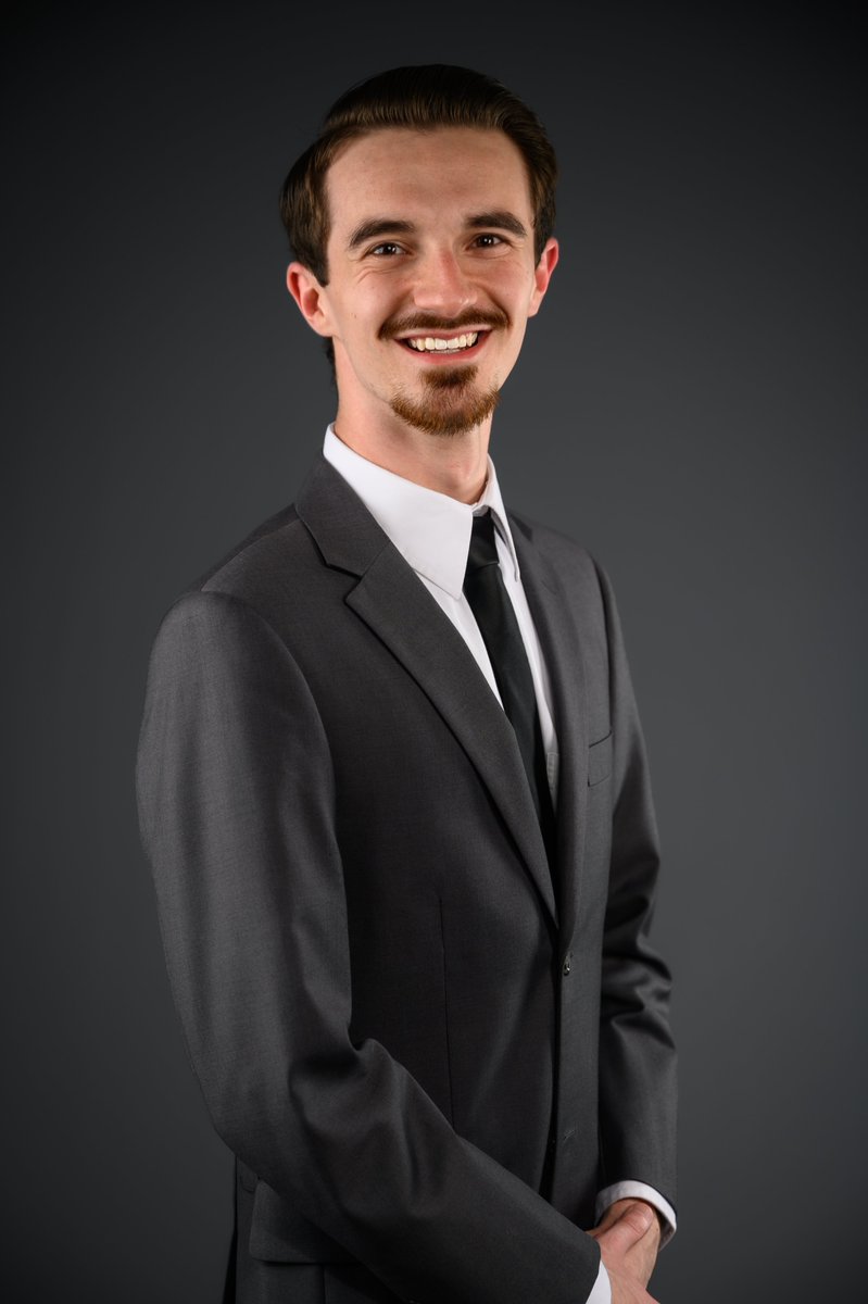 DePaulCristoRey's tweet image. Congrats to grads Michael Williams '18 and Daniel Gilliland '19, recognized among @CristoRey's 40 Under 40 honorees! The Network chose 40 from among its more than 31,000 alumni for their outstanding achievements in college, the workplace and community. #dpcrproud #gradsuccess