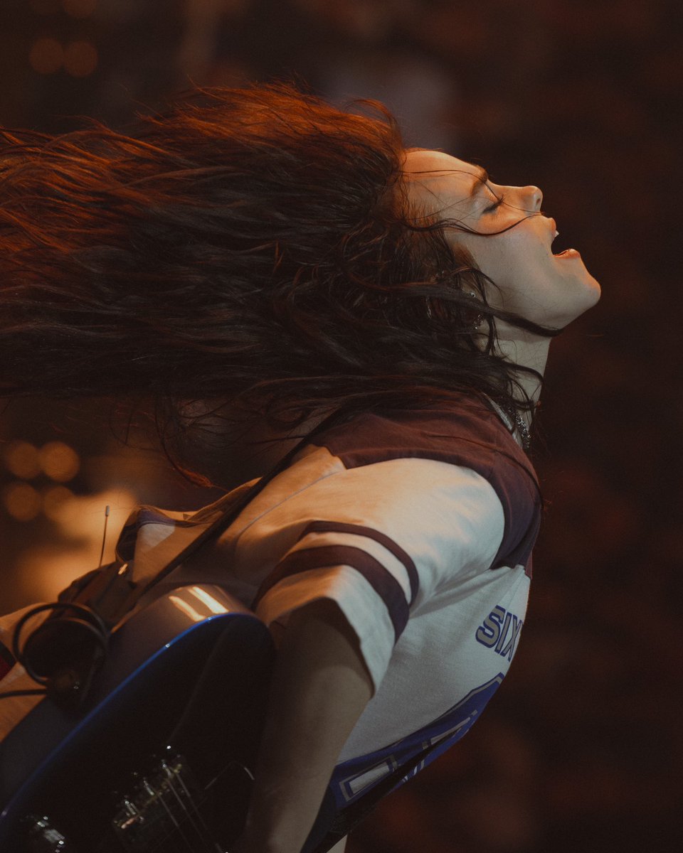 the last few weeks in australia captured through my eyes for the one and only <a href="/billieeilish/">billie eilish</a> 🦘🇦🇺