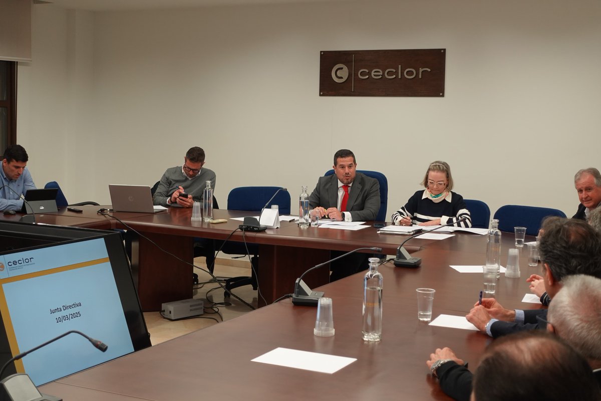 Hosteáguilas se incorpora a Ceclor con sus 110 empresas murciadiario.com/articulo/murci… a través de <a href="/Murdiario/">MurciaDiario</a> 

<a href="/Hosteaguilas/">Hosteaguilas</a> <a href="/CECLOR_/">CECLOR</a> <a href="/juan_jodar/">Juan Jodar Bardon</a> 

📰Suscríbete a nuestro Boletín gratuito diario de Noticias: murciadiario.com/seccion/newsle…