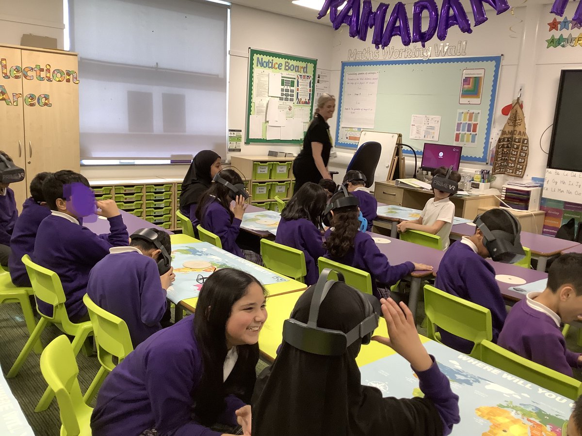 olive__preston's tweet image. Year 5 and 6 enjoyed the VR workshop during their History and Geography lessons #VRWorkshop #BringingLearningToLife #Ambition #WeAreSTAR