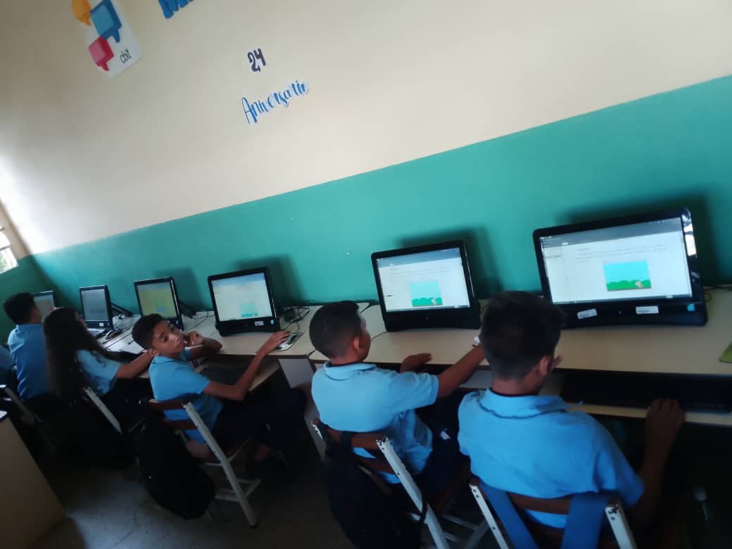 #12Mar | Tutores CBIT en Formación de Scratch a Estudiantes del C.E.N. Grupo Estado Mérida ubicado en el Municipio Angostura Del Orinoco para incentivar su proceso de aprendizaje en Programación, fortaleciendo su Análisis y toma de decisiones.

#SomosFundabit