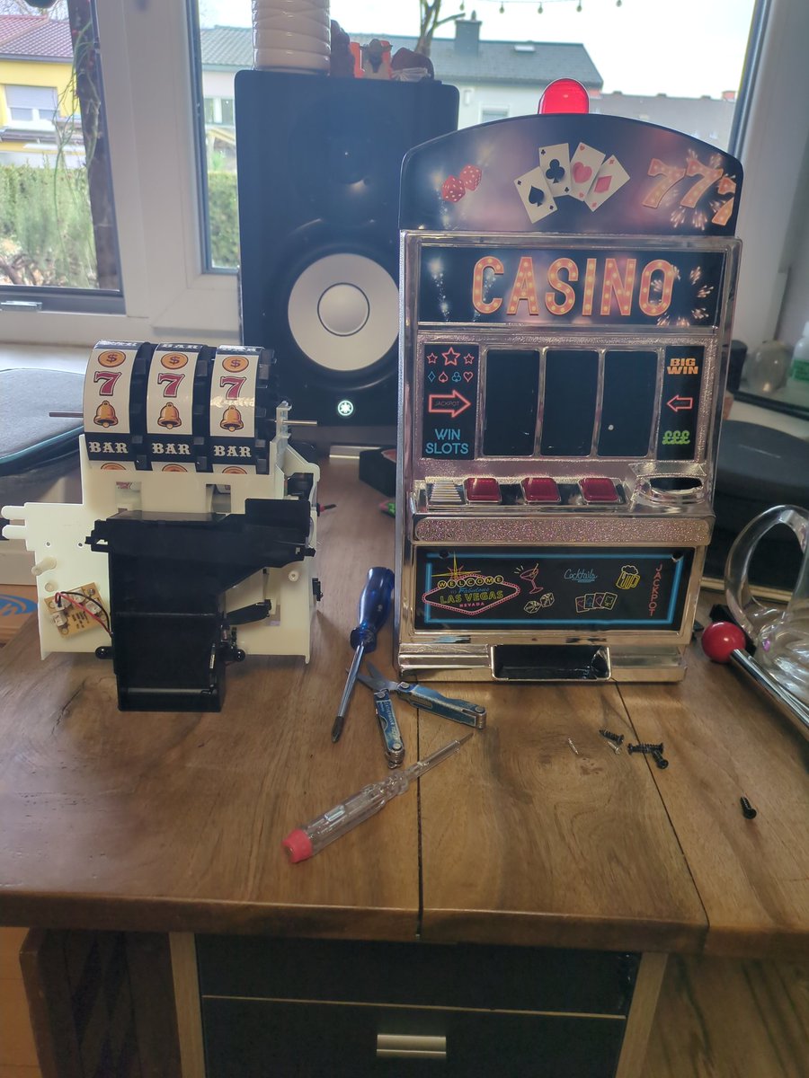 LNslot in the making :) if someone has ideas for sticker designs very appreciated.  Custom symbols would be so cool :D. Fun little sideproject.