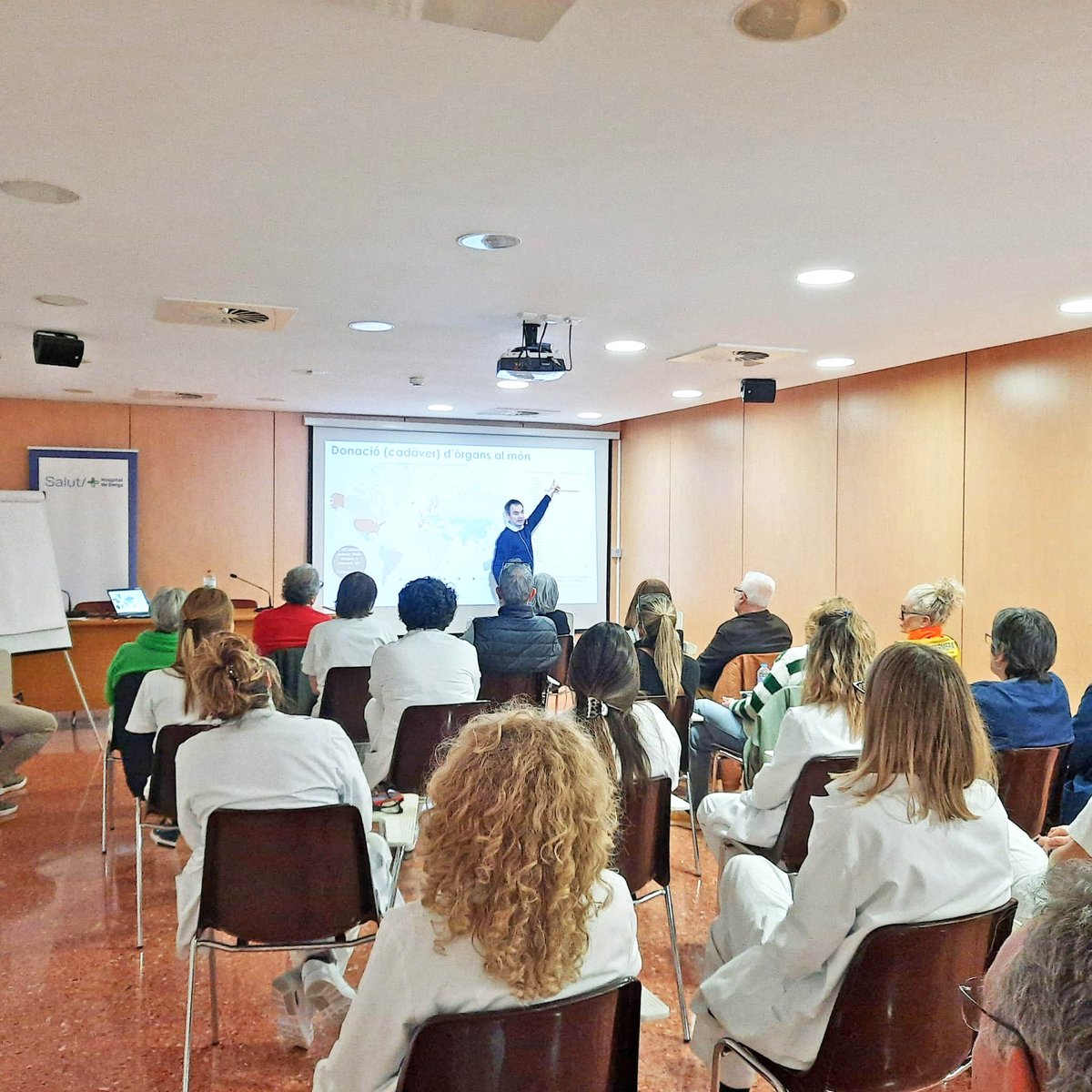 Avui hem acollit la xerrada "Parlem de Donació i Trasplantaments". Una sessió molt interessant i amb un missatge clar que tothom hauríem de tenir present: un sol donant pot salvar 8 vides 🫶
Amb participació de #OCATT  <a href="/ATHCAT/">ath.cat</a>  #DTIFoundation

 #dimecresdeformació