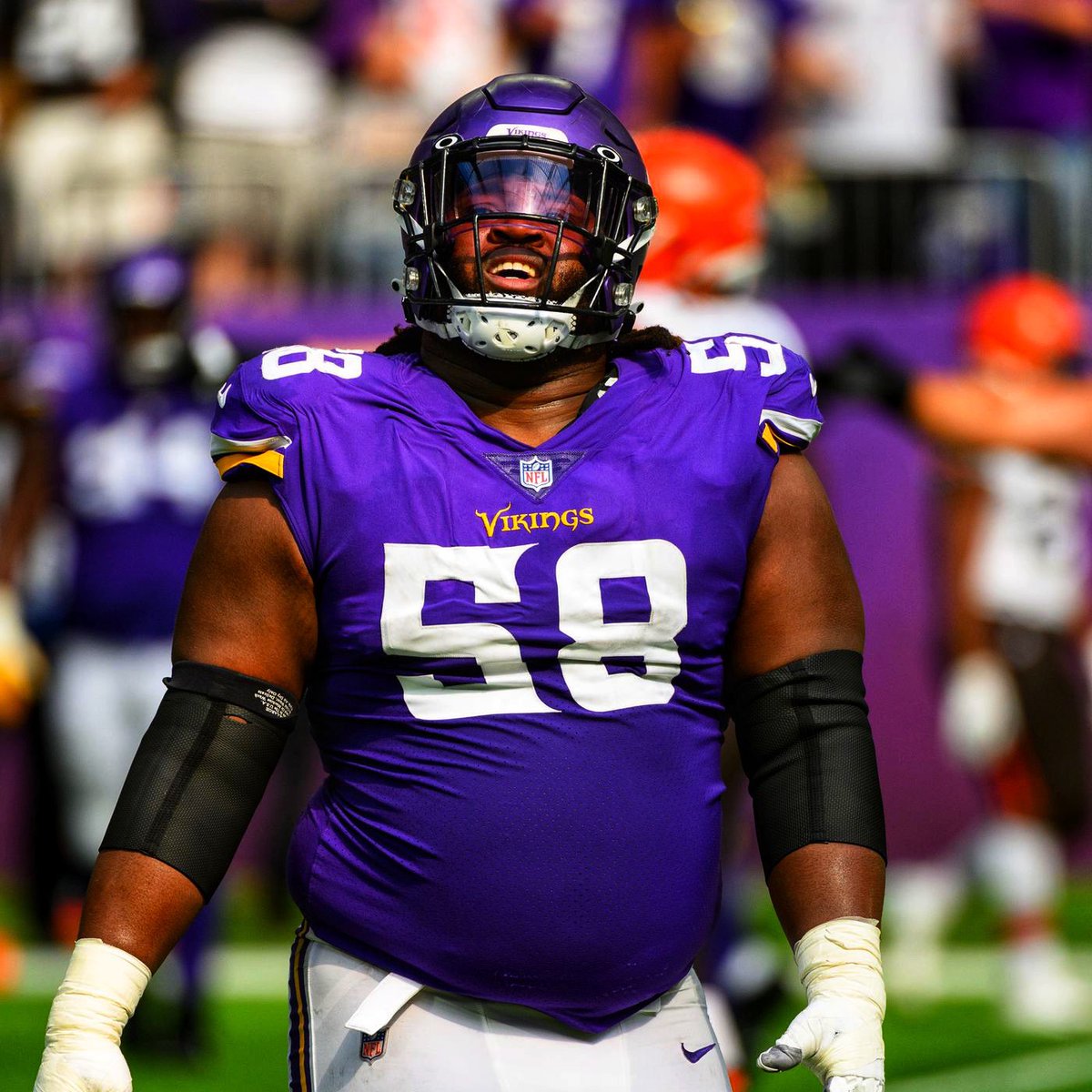 vikingzfanpage's tweet image. Former #Vikings DT Michael Pierce has announced his retirement.