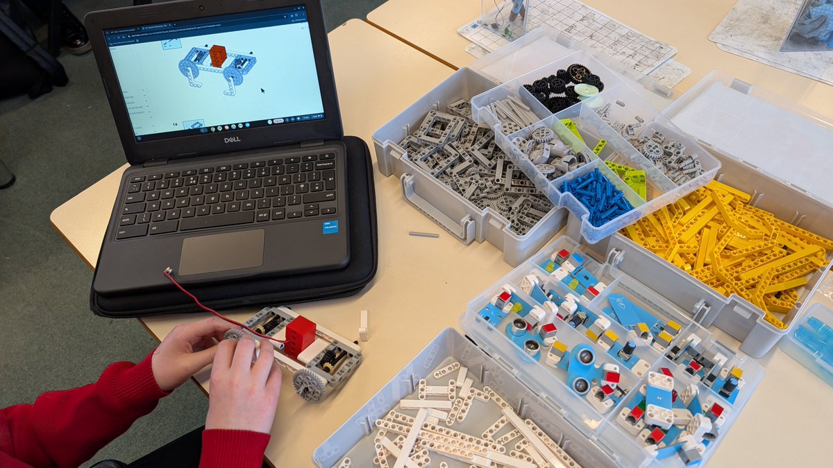 TPS_Computing's tweet image. Did you get a place at TPS for next year? Maybe we'll see you at #CodeClub for Morse Code Python, Big Screen Tetris Championship, or Lego Robots! #YourPrioryJourney