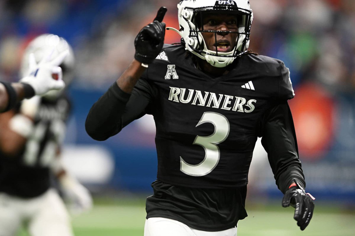 BrownAsaiah's tweet image. I’m blessed &amp;amp; honored to receive an offer from @UTSAFTBL
Thank you @nicholasDgraham #TriangleOfToughness 🤙🏾 💙🧡
@4thQtMentality @UTSARivals @FbIberia 
@4thQuarterM7v7

@adamgorney @SWiltfong_ @ChadSimmons_ @GabyUrrutia247 @CoachReedLive @DemetricDWarren @Jeff_XOS @TheUCReport…