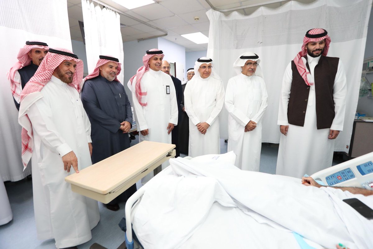 patientsfriends's tweet photo. واصلت الجمعية زيارتها خلال شهر رمضان المبارك حيث تمت عصر هذا اليوم الاربعاء زيارة مستشفى الملك فهد  التخصصي  أحد مكونات #تجمع_الشرقية_الصحي والاجتماع مع قيادات التجمع وبحث سبل الدعم لخدمة القطاع الصحي، بعدها تمت زيارة المرضى للإطمئنان عليهم .
@AsharqiaChamber https://t.co/AKsoZGOFsq