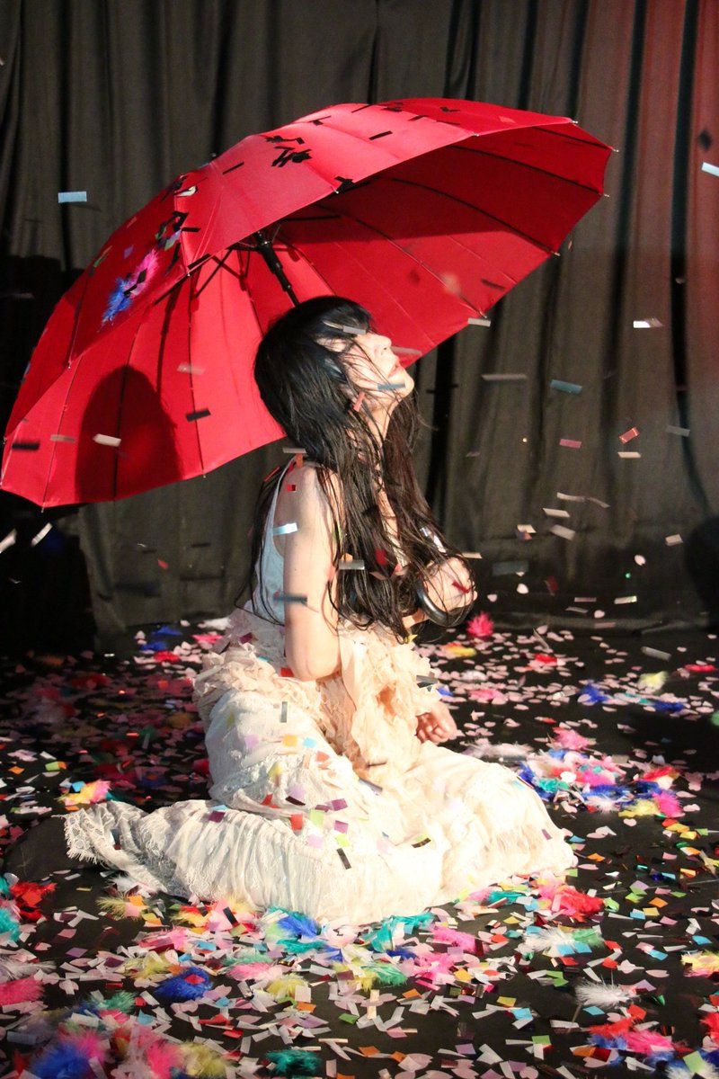 ☆HinjarDance☆

2025年3月8日
☆シアタ-GOO
<a href="/TheaterGOO/">シアターGOO@2025年3月15日閉店！</a> 

☆ラストストリップ
松本格子戸さん
<a href="/koushido/">松本格子戸</a> 

自分の居る場所を
求めて…
想いの声を
この躰いっぱいに
触れるように…

手のひら…
この指のさきに

未来の光りが
輝きはじめる…

固く閉じた眼を
ふわり…
ひらくとき…

いま
ここから