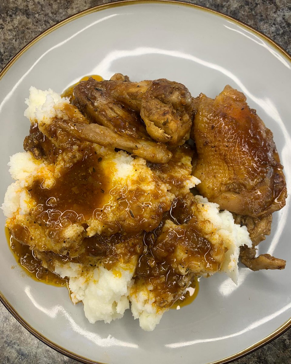 __T_touch's tweet photo. Granny's meal. 🔥🔥 https://t.co/sB0Jb1S2gA