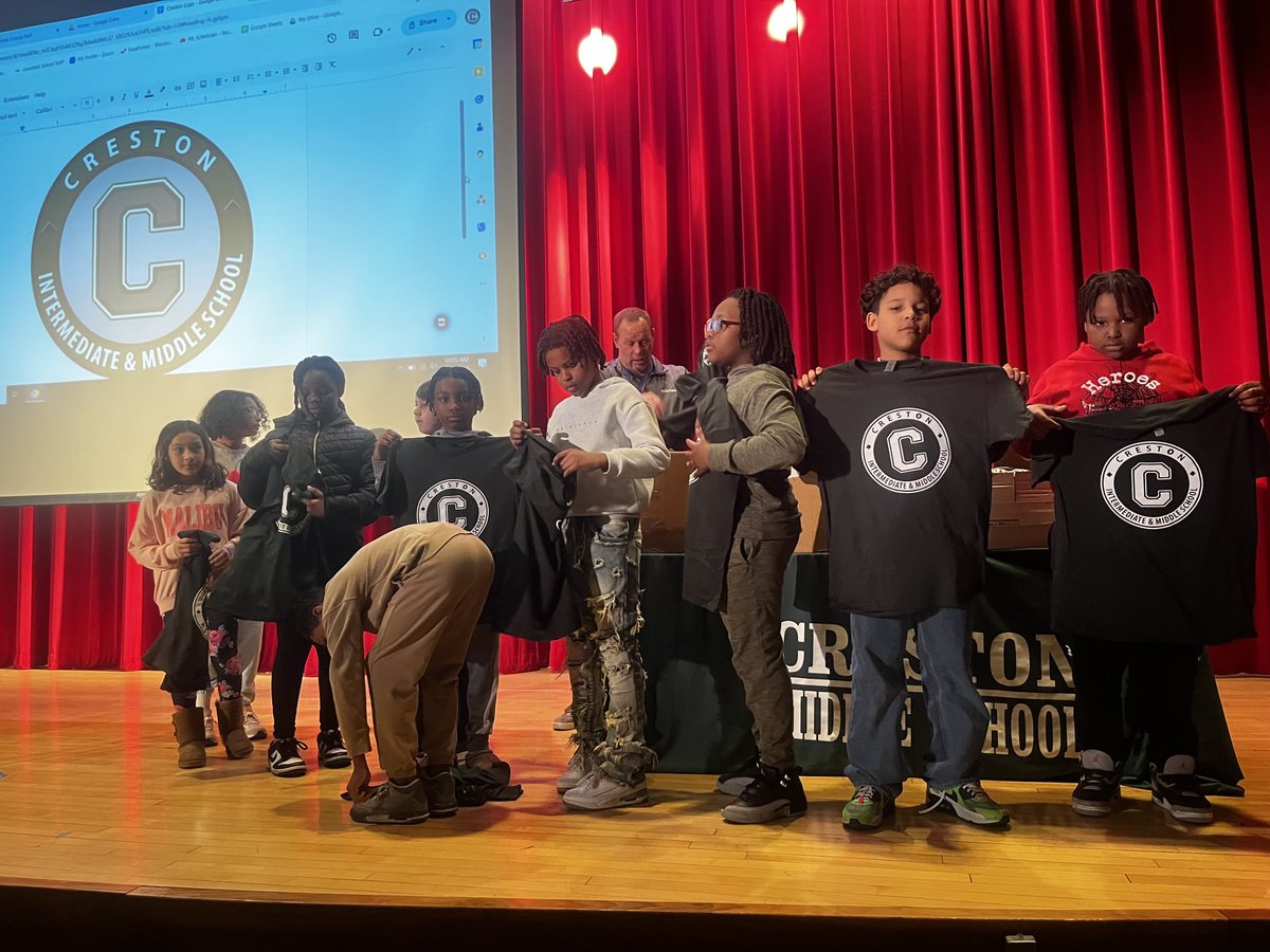 CIMS_Athletics's tweet image. A BIG Cyclone welcome to ⁦our incoming 5th graders from ⁦@GrassyCreekElem⁩!! They had the opportunity to learn about life ⁦@CrestonIMS⁩. We also sent them home with some gear!! Great Group!!💚
#WarrenWill