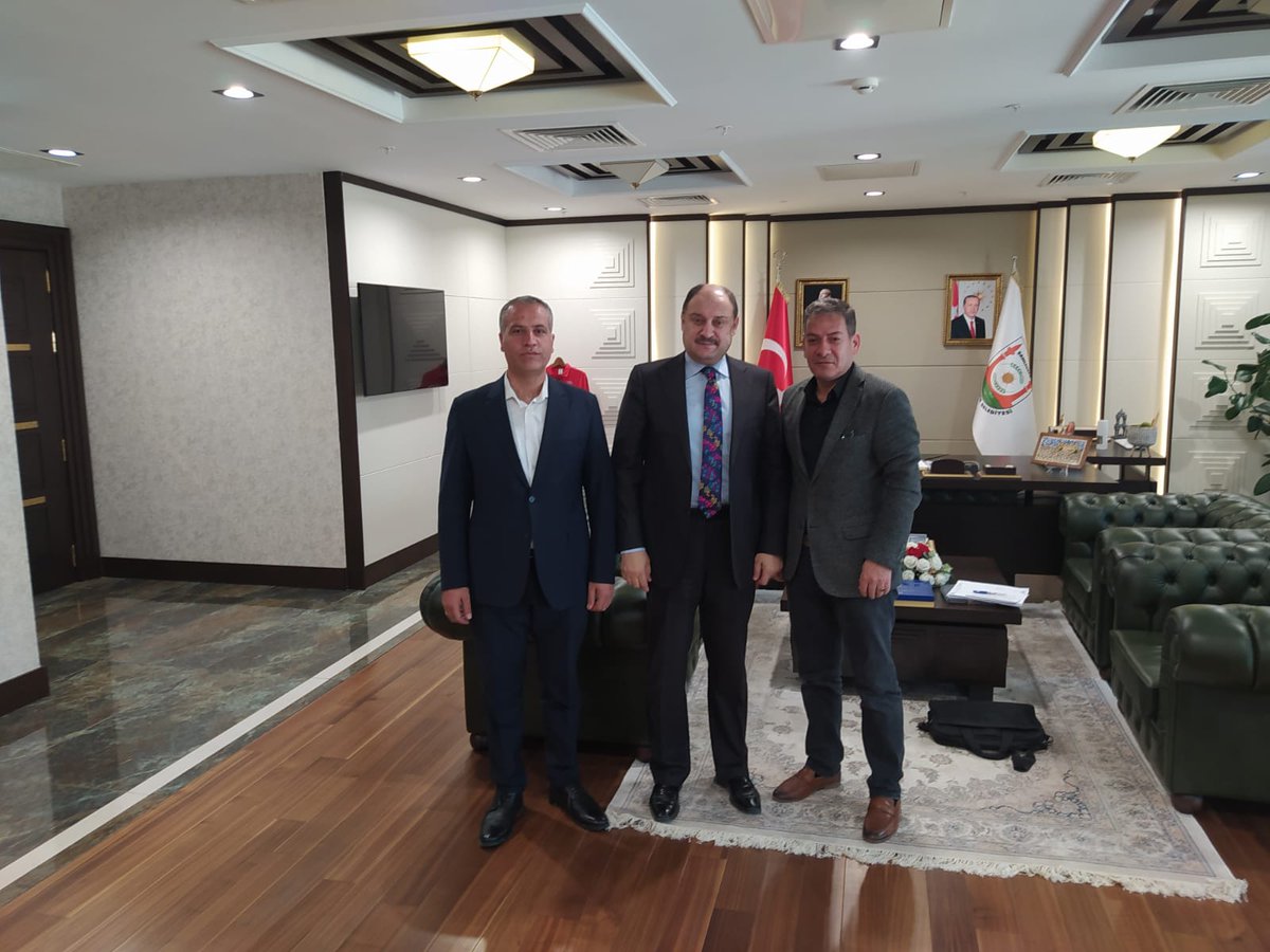 Bugün makamında Dernek Başkanımız Ramazan ELMA'yı  kabul eden, Büyükşehir Belediyesi Başkanı Sayın, Kasım GÜLPINAR'a teşekkür ederiz.