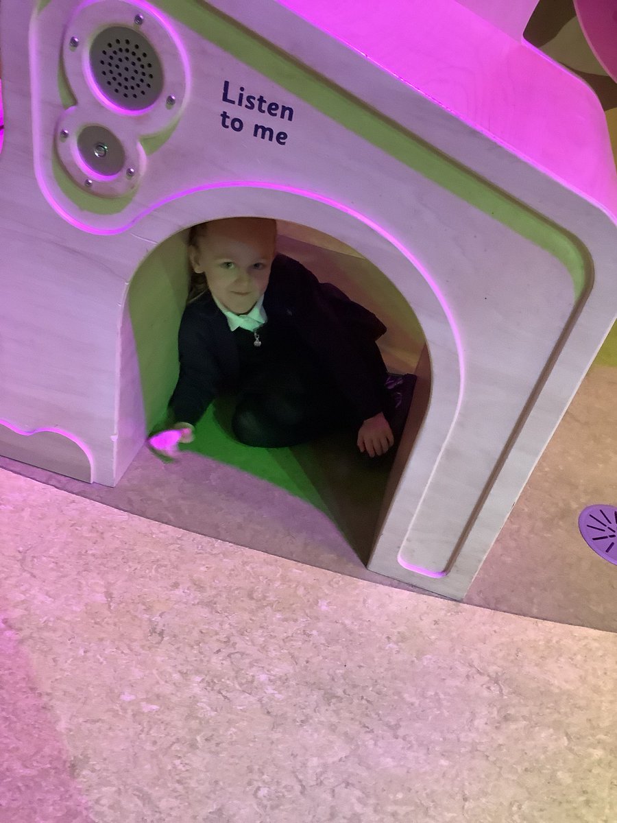 Year 1 had so much fun on their trip to the Think tank Birmingham. We explored different materials, learnt about the human body and experimented with water.