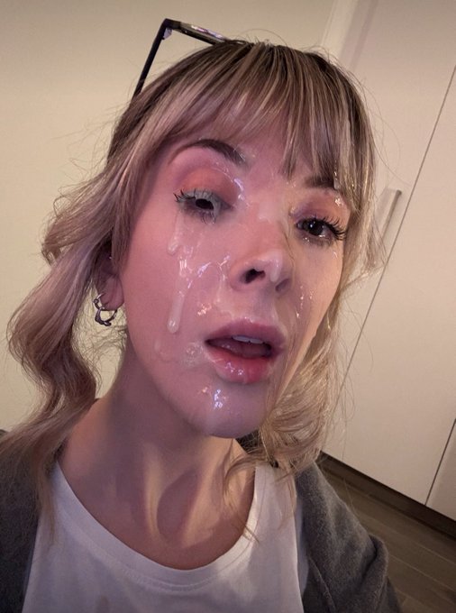 Watch Jade Vow's leaked NSFW photo on TwXstars