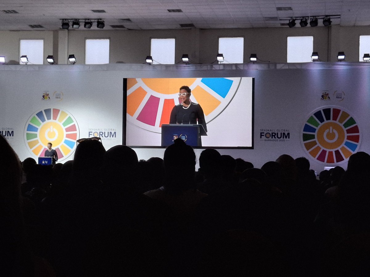 SEforALL Forum 2025 kicked off with Minister of Energy and Business Development of Barbados, H.E. Lisa Cummings. We're excited to be here!