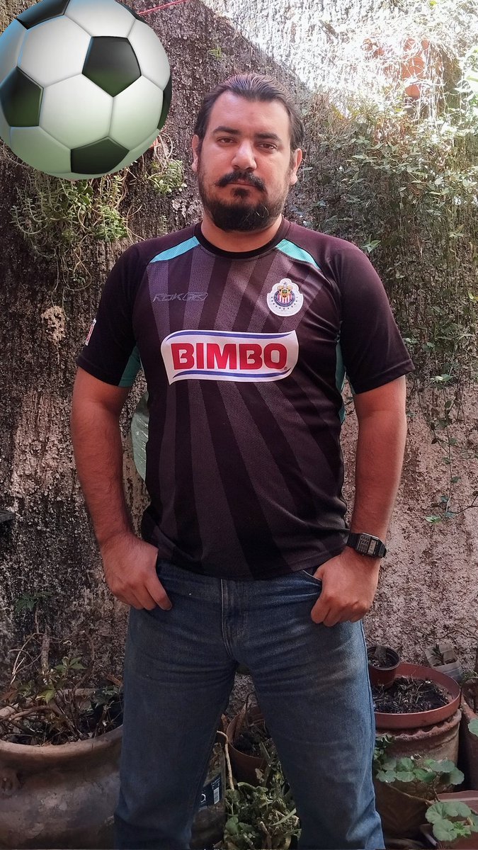 Yereno's tweet photo. Ojalá que ganen las chivas 😃 https://t.co/qcQgwGsOpF