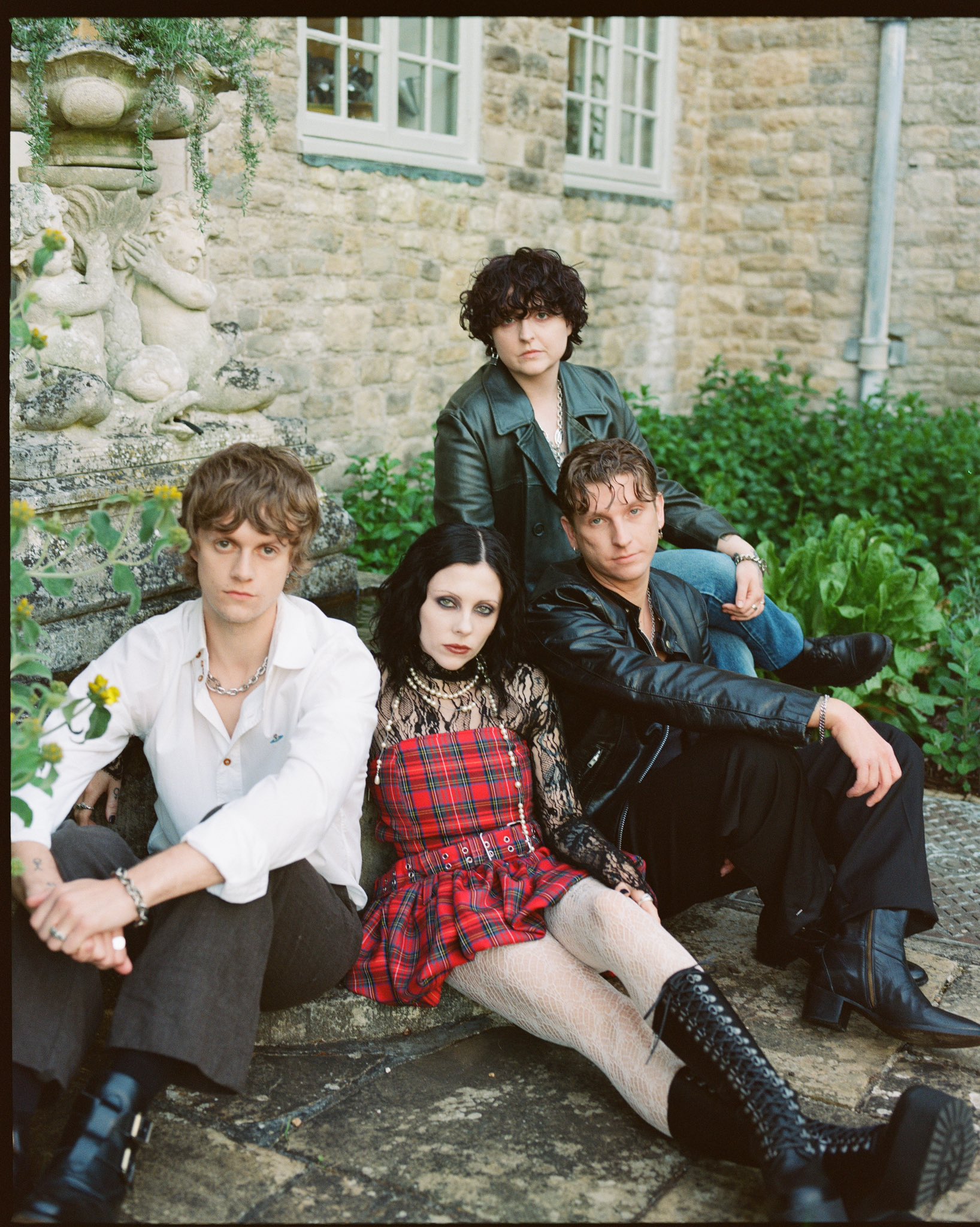 PALE WAVES (@palewaves) / X
