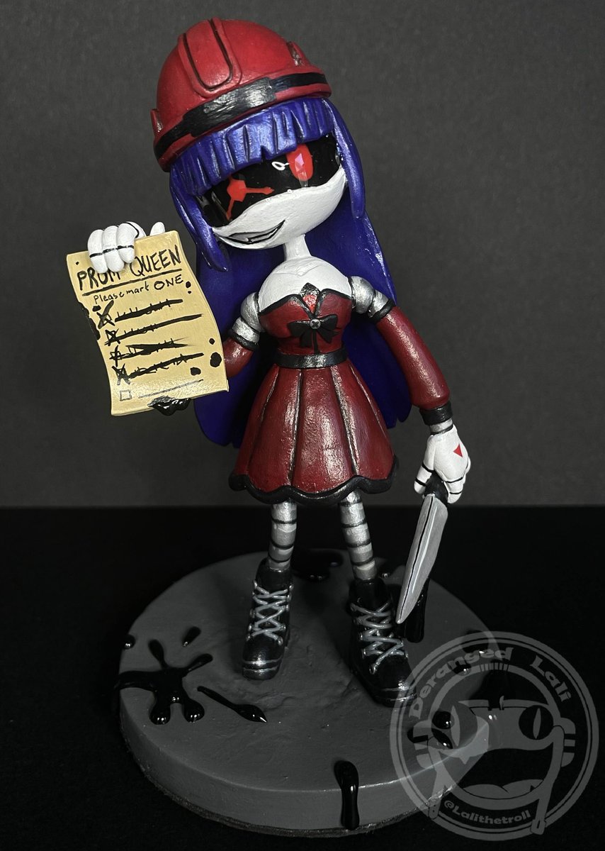 Lalithetroll's tweet photo. “You will not have to discard your pets and I will not have to discard 𝙮𝙤𝙪.” -C

“As they say in Russian..”Whoops, I should’ve predicted that someone could escape out of the ventilation shaft using discarded mirrors as stairs.”“ -D

Sculpture of Cyn and Doll.
#MurderDrones https://t.co/E51cmYbUUT