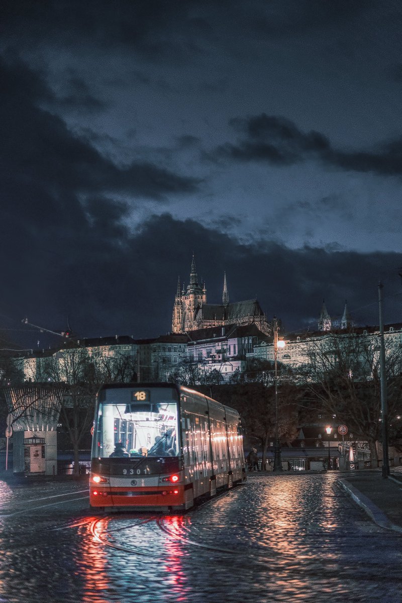 🚇🚋🚐 Did you know that Prague public transport is among world’s best? 🌍 
✅ Free wi-fi 📶
✅ Contactless payments 💳
✅ Smart planner apps 📲
✅ For visitors: free unlimited travel with Prague Visitor Pass! 🎟️

👉 bit.ly/praguevisitorp…

📸 <a href="/j/">j</a>.palkiewicz_fotografia