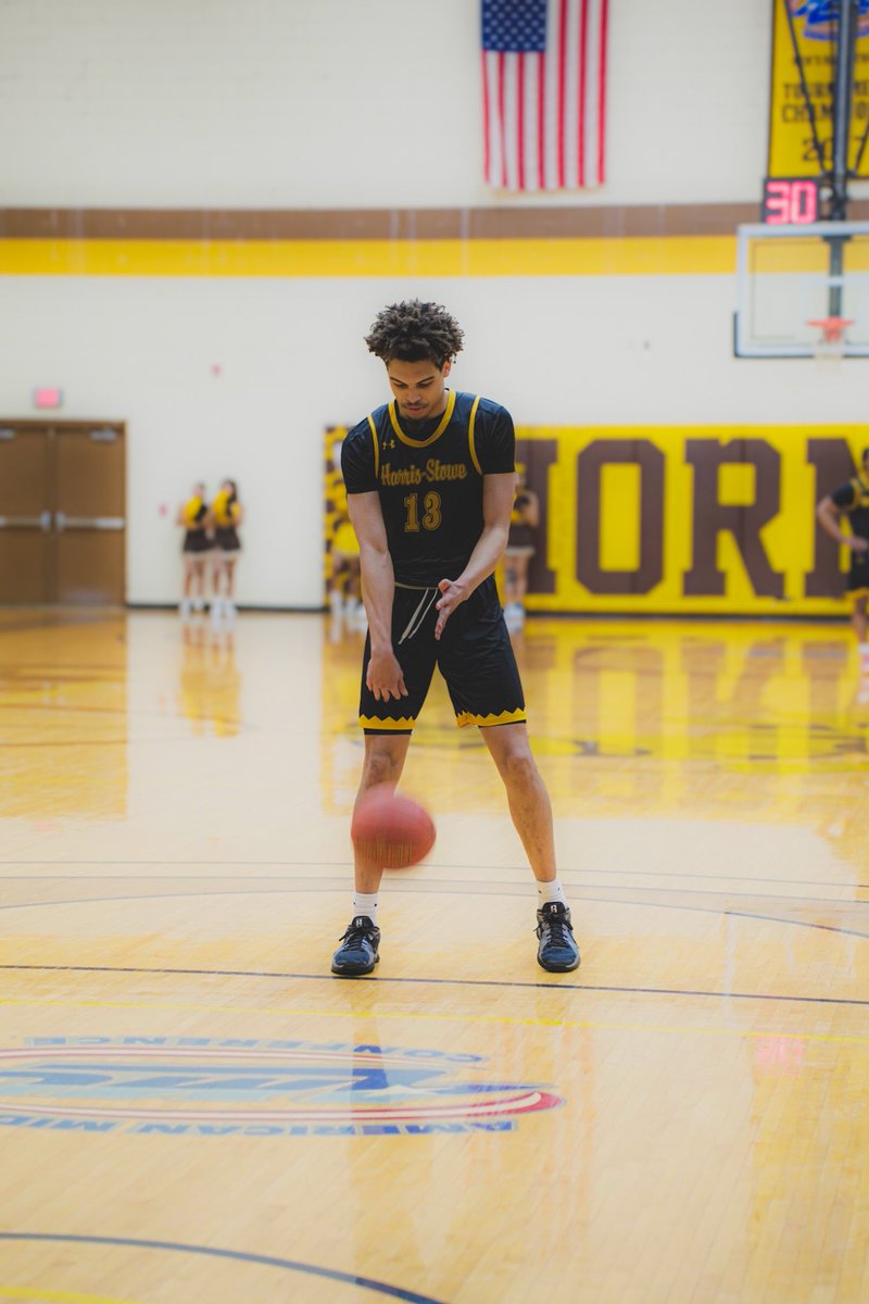 Due to the ruling by the NCAA I will be looking to transfer as a graduate. 1 year of D1 eligibility left. Recruitment completely open! Dms are open + film links below

6”6 G JCCC (JUCO), Harris-Stowe State (NAIA)
18 ppg, 7 rpg , 2.7 apg, 1.9 spg  
AMC All-Con, All-Tournament Team