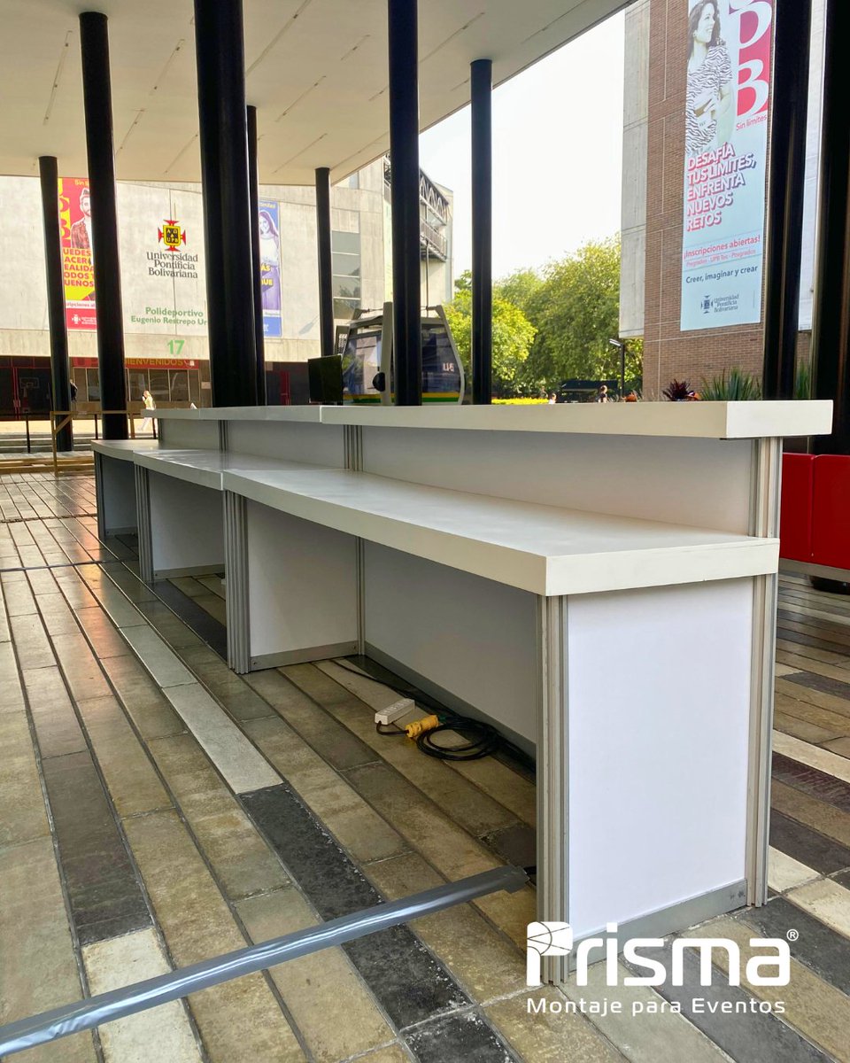 Gracias Comunicaciones Efectivas por confiar en nosotros para el Congreso de Transporte de Colombia, llevado a cabo en <a href="/upbcolombia/">UPB</a> sede #Medellín. Para este evento, nos encargamos de la instalación de #counters, #panelería, #tapetes, #mobiliario y #decoración