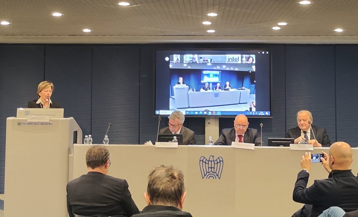 Assicurazioni contro i rischi catastrofali, il punto nell'incontro organizzato a #Prato da <a href="/ConfindToscNord/">ConfindusToscanaNord</a>. Ha aperto i lavori la vicepresidente #FabiaRomagnoli