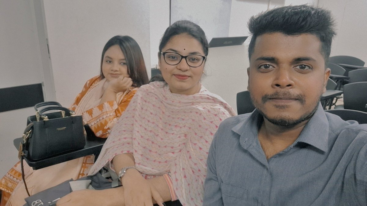 ItsMdAlMamun's tweet photo. Today we participated in "The AI Advantage: Transforming Graphic Design Workflows" seminar organized by the Creative IT Institute. https://t.co/lK9O4OhL33
