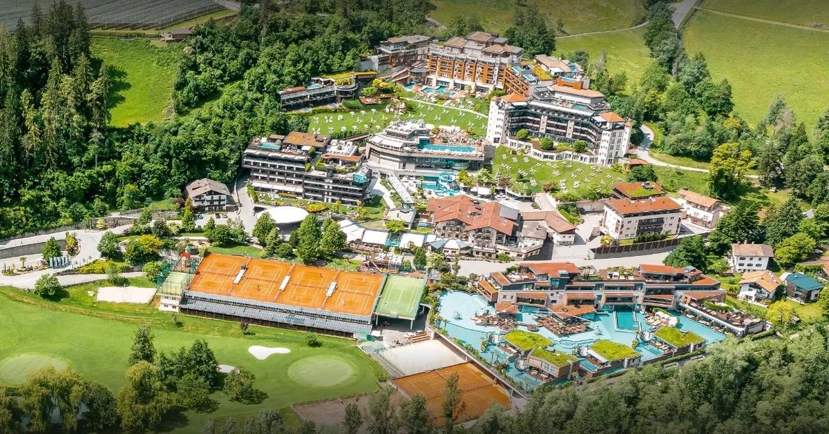 ThePerfectSweat's tweet image. 📍 South Tyrol, Italy 🇮🇹 

The Quellenhof Luxury Resort - a 5-star luxury hotel near the Dolomites, is featured in the Perfect Sweat Series&apos; Aufguss episode.

Explore featured locations at 👇 
perfectsweatseries.com/episode-2-aufg…