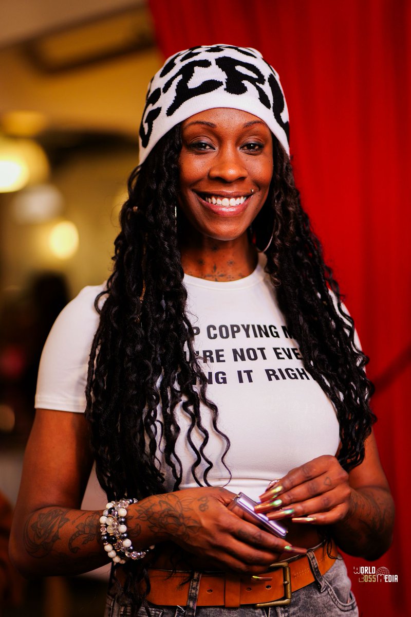 simonejennsmith's tweet image. Real impact happens when we connect with everyone – regardless of background, beliefs, or 'likes.' We're all just humans, trying to figure it out. 

Hear 2 Help wit that. 

#CommunityOverCongregation #HumanConnection #SuccessStories #Hear2Help"

Photo: World Boss Media