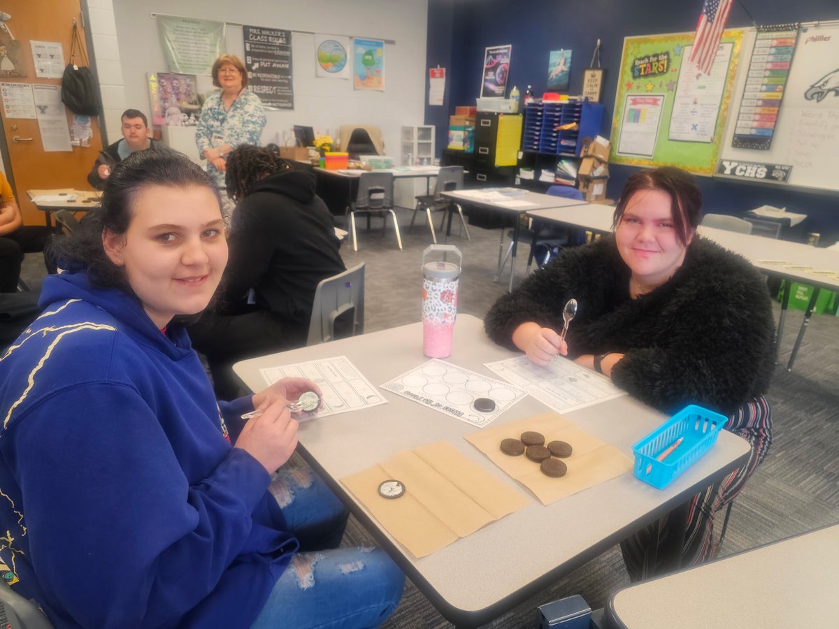 York1SPED's tweet photo. YCHS students exploring the phases of the moon with Ms. Chappell-Walker.  Study the moon.  Shoot for the stars…
#ElevateToExcellence https://t.co/8CyPZXlrot