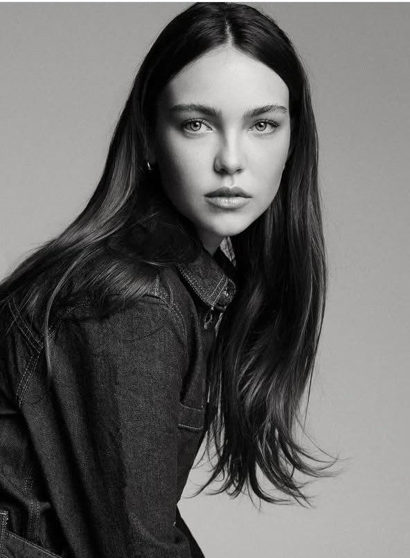 dr_amartin's tweet image. My granddaughter Haley is killing it with @SelectModelMgmt. #LA #NatureBeauty  #selectmodels @haleydigi ❤️❤️❤️