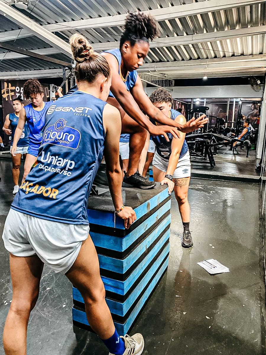 Avaí/Kindermann (@avaikindermann) on Twitter photo 🦁🏋️♀️ Preparadas para encarar qualquer desafio! As Leoas seguem fortalecendo na academia, com foco total na temporada.
Trabalho duro dentro e fora de campo para buscar grandes resultados!
#VamosLeoas
📷: Jonathan Ribeiro/ <a href="/AvaiFC/">Avaí Futebol Clube</a> 🦁🏋️♀️ Preparadas para encarar qualquer desafio! As Leoas seguem fortalecendo na academia, com foco total na temporada.
Trabalho duro dentro e fora de campo para buscar grandes resultados!
#VamosLeoas
📷: Jonathan Ribeiro/ <a href="/AvaiFC/">Avaí Futebol Clube</a>