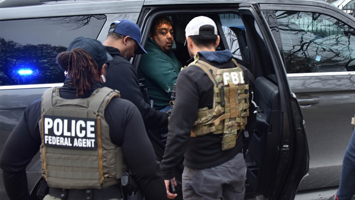 RodDMartin's tweet photo. 🚨 BREAKING: ICE drops BOMBSHELL report - Biden admin CAUGHT "cooking the books" on immigration numbers! 

The TRUTH about those "record arrests" under Biden? Most were just catch-and-release theater!

Let me break this down for you... 🧵 https://t.co/PXeJnlPZ4t
