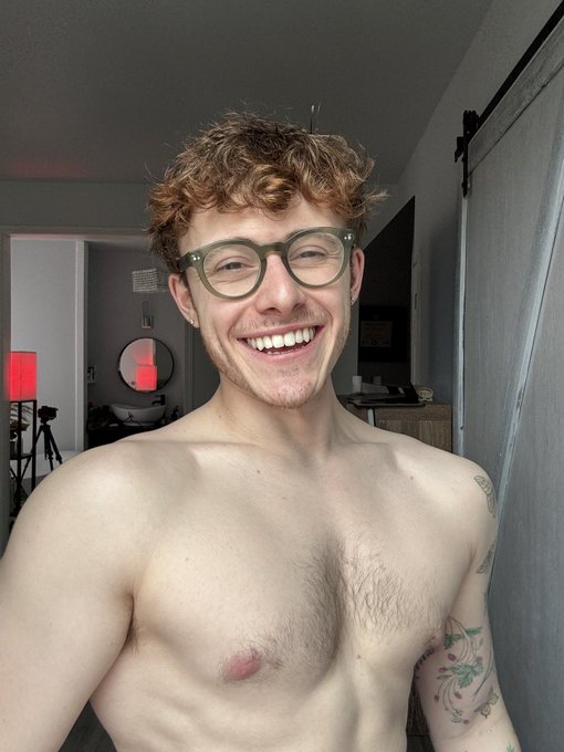 Good Afternoon :) https://t.co/HkwUnwtsJf
