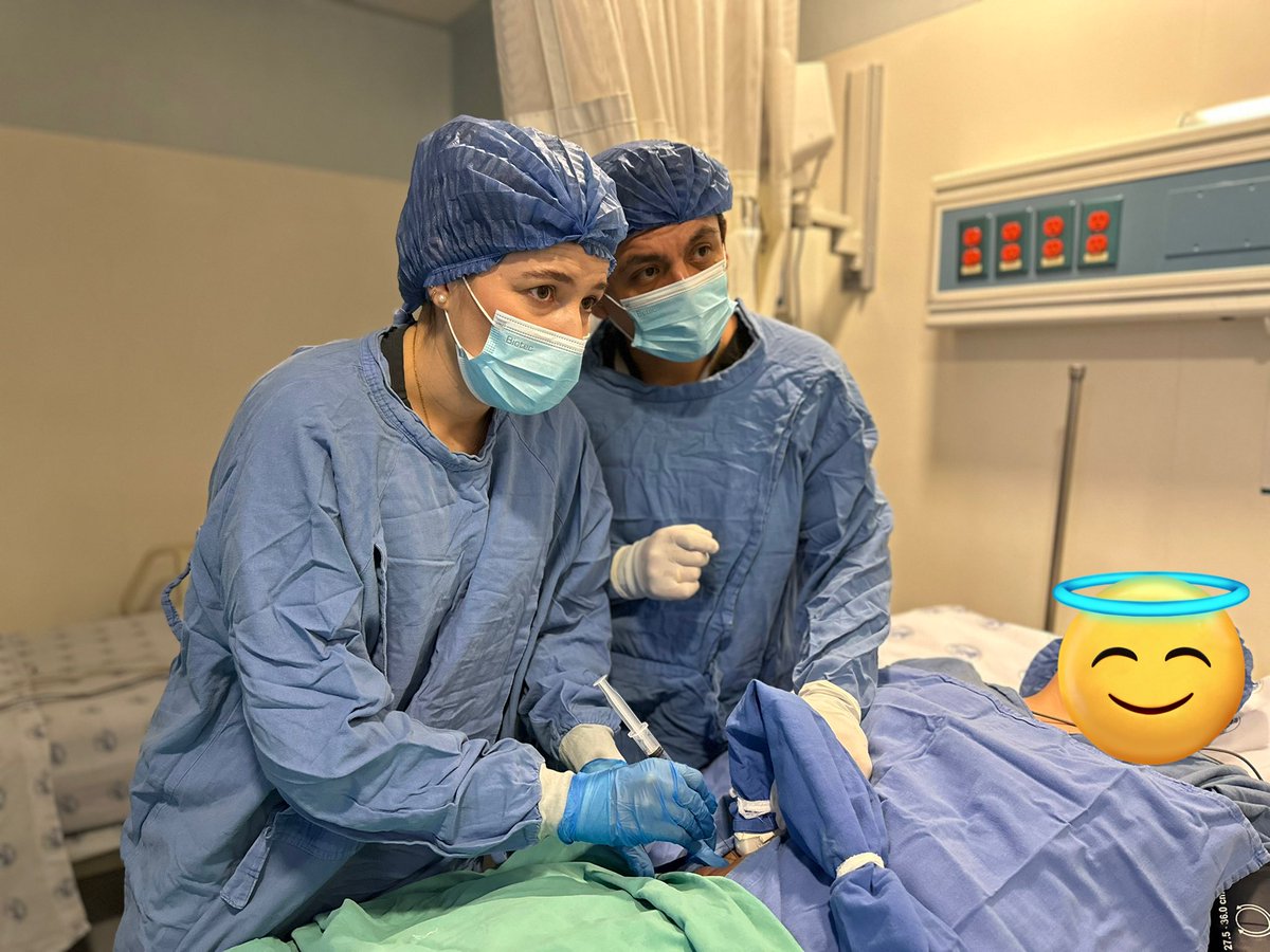 Biopsia de Injerto Renal con muestra Fellow del curso de Alta Especialidad de Nefrología del Trasplante <a href="/elimendozar/">Elisa Mendoza</a> y el Dr <a href="/AngelCesarOrtiz/">Angel Cesar Ortiz</a> en el <a href="/HospitalJuarezM/">Hospital Juárez de México</a> .