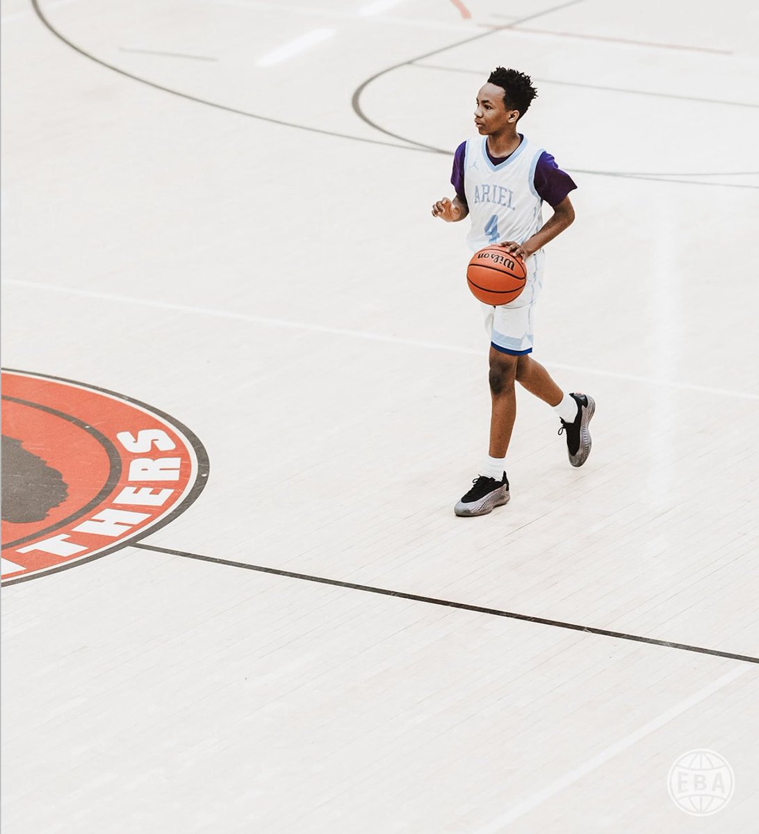 🔦: Prospect Spotlight | #RLHoops
👤: Elijah McKinnie  
🎓: 2029 📏 : 5’10 PG 
🏫: Ariel (HS - TBD)
ℹ️: Confident guard who can score in a variety of ways coming off a 4️⃣ 0️⃣ point game. Will be a main attraction at Denard Bros: Spring Chicken Future Pro Showcase.