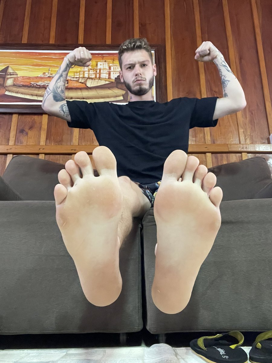 You know that servitude is your destiny.

You know you’re only useful when you’re kneeling and sending.

Get on your knees and continue financing my alpha lifestyle