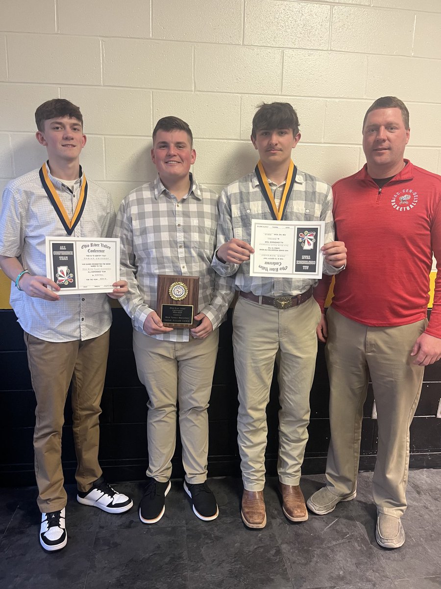 Darian Grieshop, Luke Simon, Johnny Newhart and Coach Clint Bohman at the ORVC Banquet. Congrats to Darian, Luke and Johnny on being selected to the All Conference Team.
