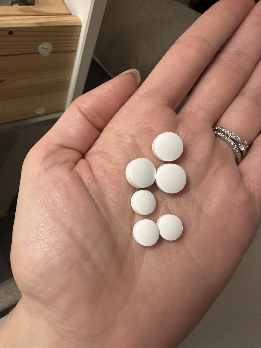 Olivia Devyea tweet media